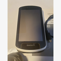 GPS Vélo Garmin Edge 1030 : Bon état général, avec support et câble USB