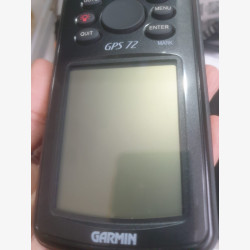 Used Garmin GPS 72 portable marine with pouch and adjustable support