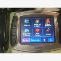Zumo 550 : GPS Polyvalent pour Voiture et Moto avec Accessoires Complet