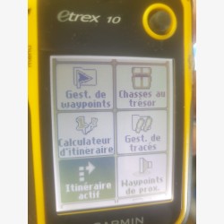 GPS Etrex 10 in its box in good condition