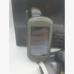 Garmin Oregon 550 with its box in excellent condition