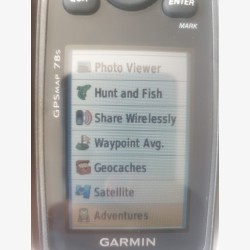 Garmin GPSMAP 78s portable marine GPS in excellent condition