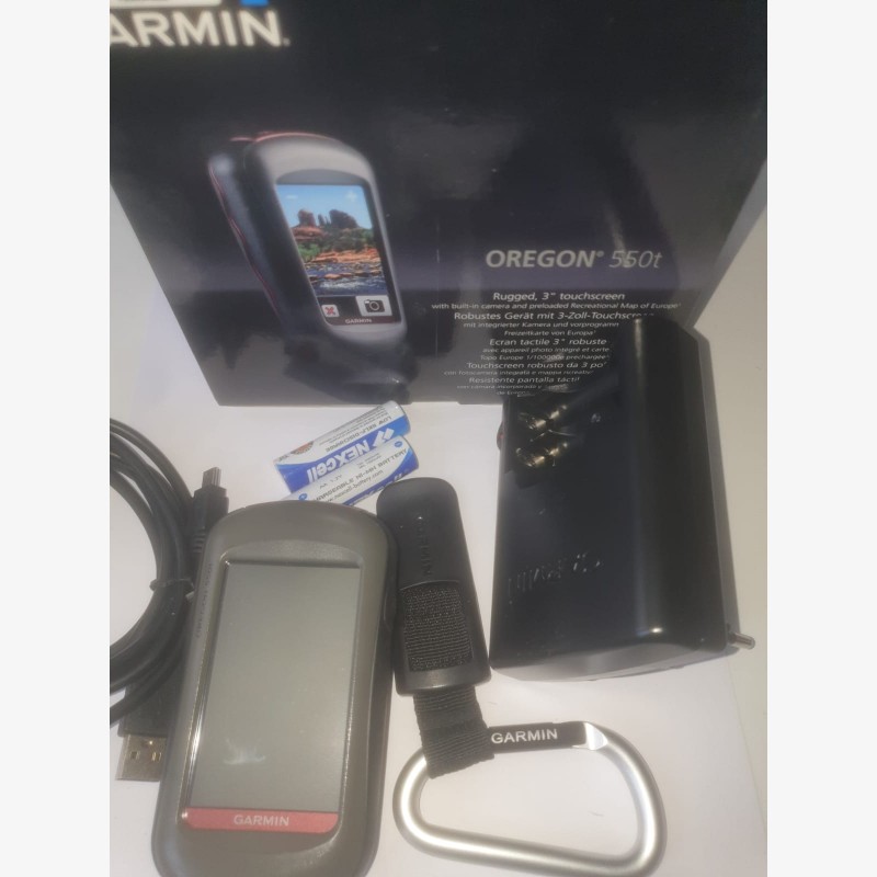 Garmin Oregon 550t GPS in excellent condition in its box