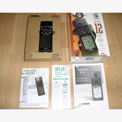 Garmin GPS 12 portable in its box in very good condition