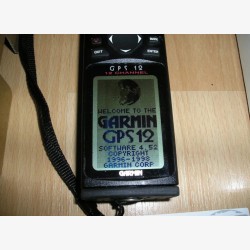 Garmin GPS 12 portable dans sa boite en très bon état