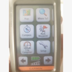 Garmin Oregon 300 GPS - Excellent Condition with Complete France Topo Map