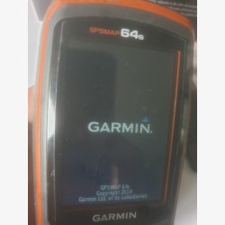 GARMIN GPSMAP 64S en bon état avec carte et support de vélo