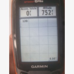 GARMIN GPSMAP 64S in good condition with map and bike mount