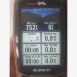 GARMIN GPSMAP 64S en bon état avec carte et support de vélo