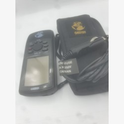 GARMIN GPS 72 with pouch...