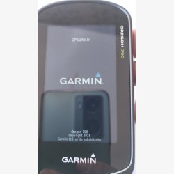Oregon 700 dans sa boîte d'origine avec carte et câble USB