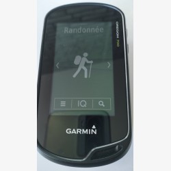 Oregon 700 dans sa boîte d'origine avec carte et câble USB