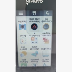 Oregon 700 dans sa boîte d'origine avec carte et câble USB