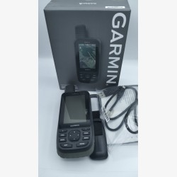 Garmin GPSMAP 66S with map of France and accessories