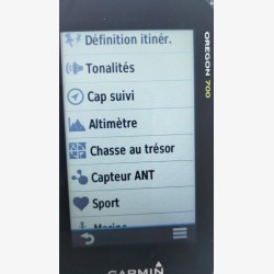 Oregon 700 avec carte de France et plusieurs accessoires