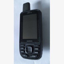 GPSMAP 66s dans sa boîte d'origine avec accessoires