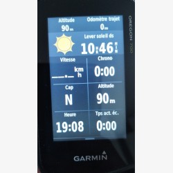 Oregon 700 avec pochette et accessoires