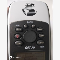 GPS 76 d'occasion dans sa boîte d'origine avec pochette