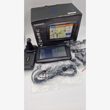 Garmin Zumo 595 in very good condition